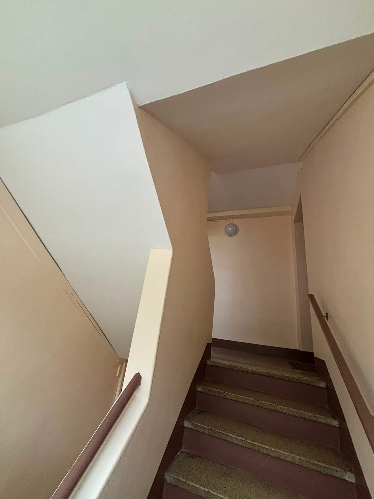 Volée d’escalier après peinture