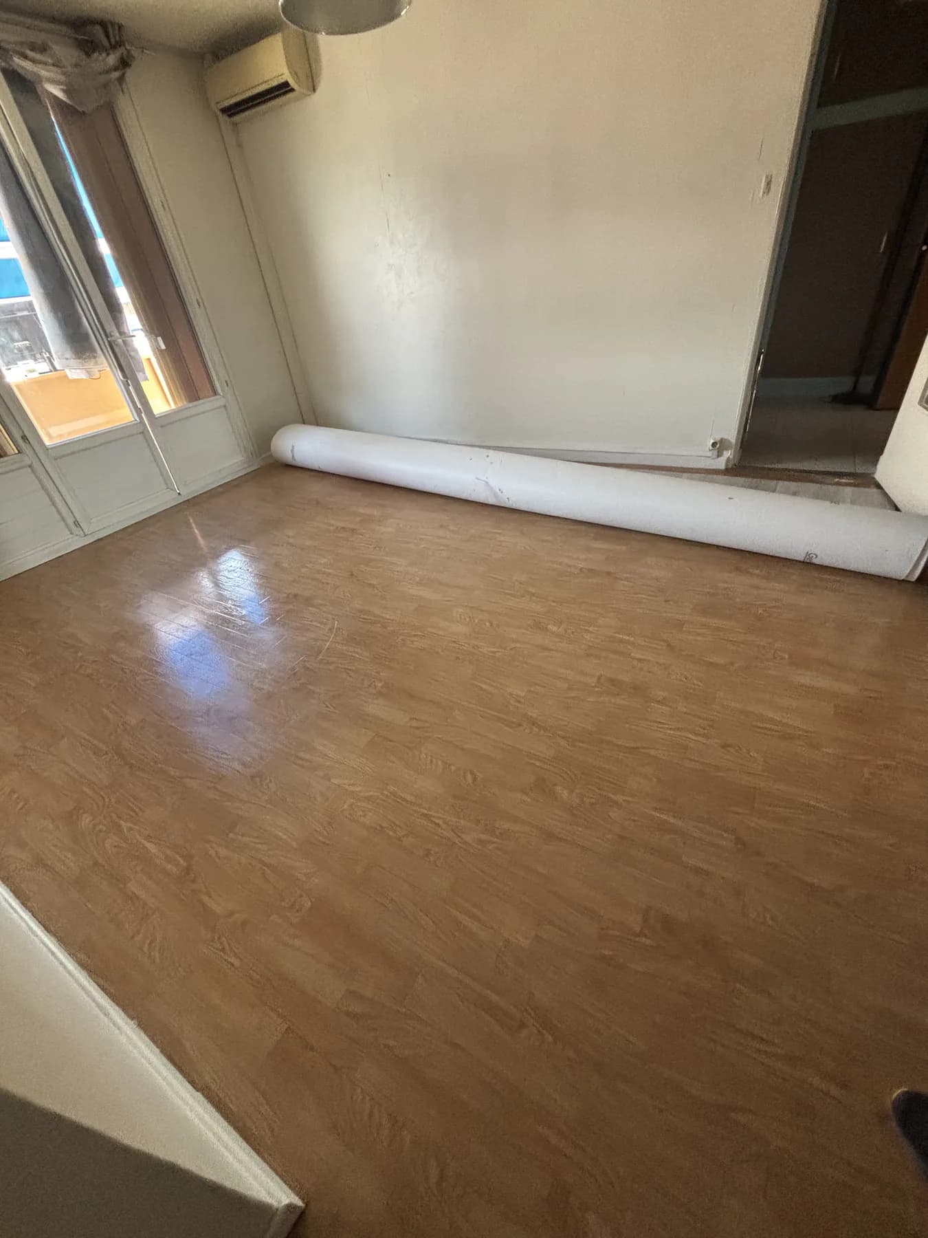 Seconde vue de la chambre avant remplacement du sol