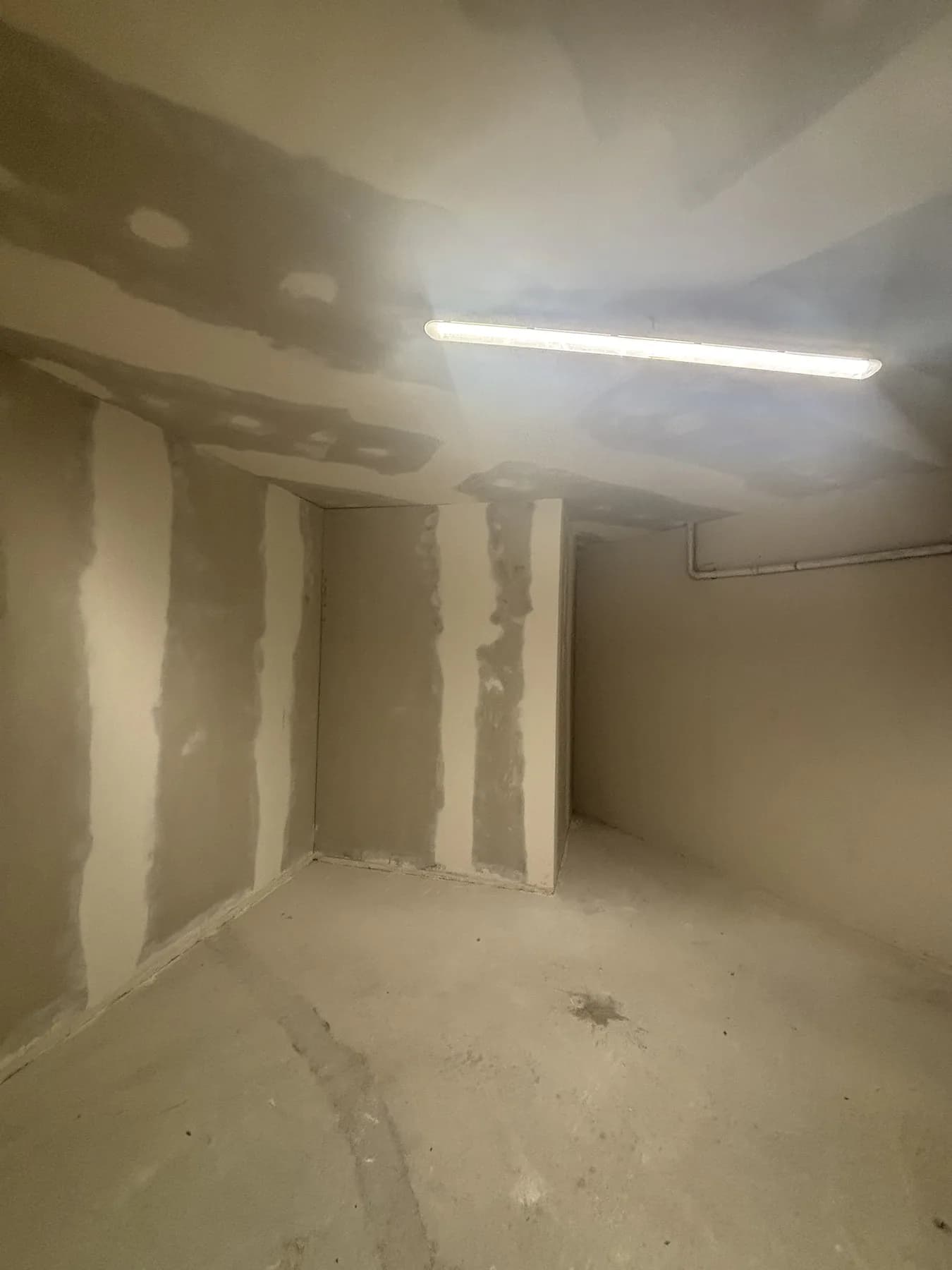 Pose de placo en cours de chantier